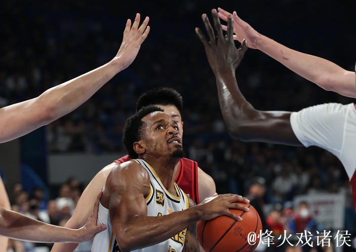 辽宁男篮击败广厦成功卫冕，国内外球员联手制胜