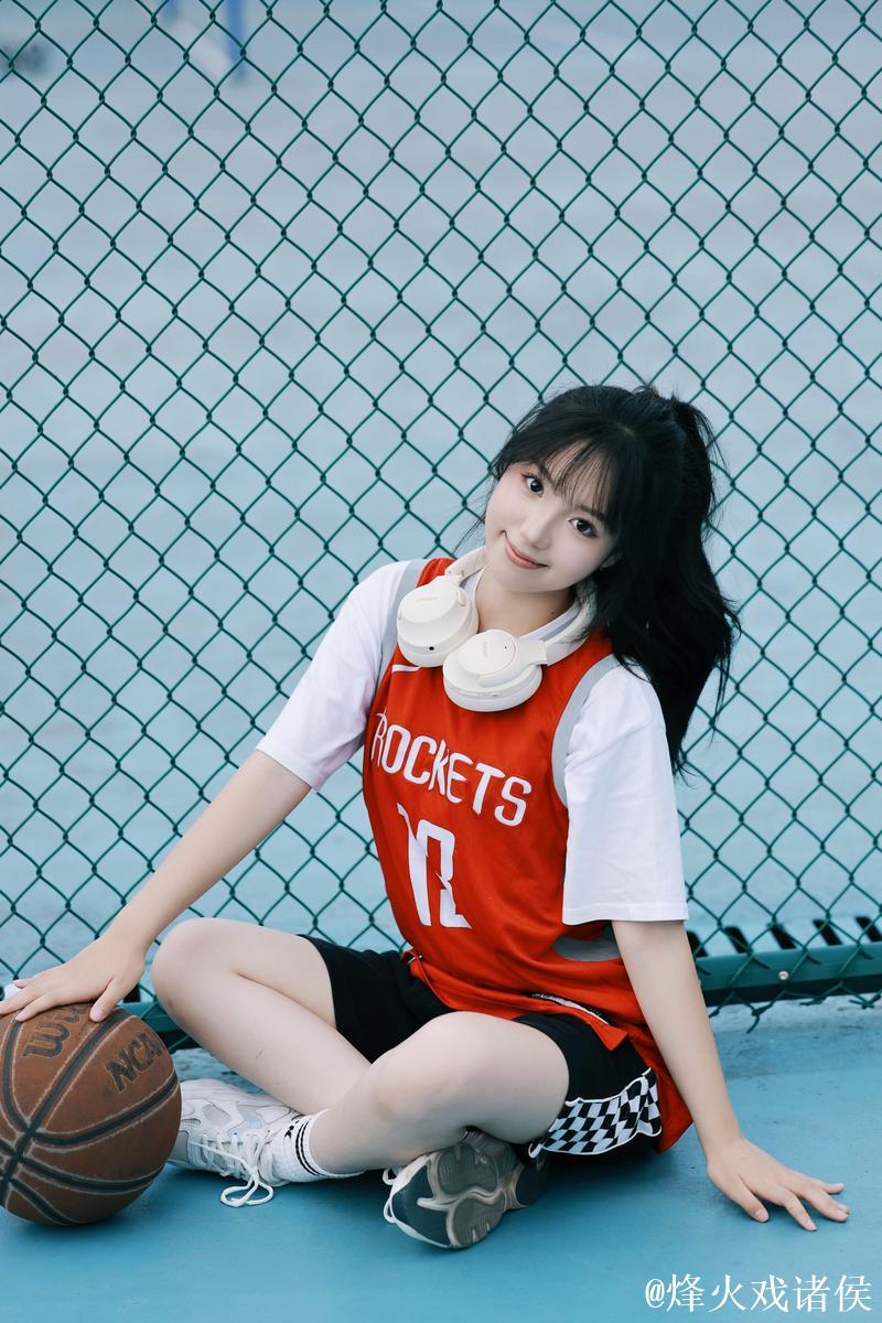 带你的篮球女孩来这个创意球场拍美照 带你的篮球女孩来这个创意球场拍美照